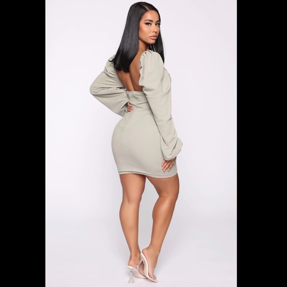 Green Dress - Picture 3 of 4